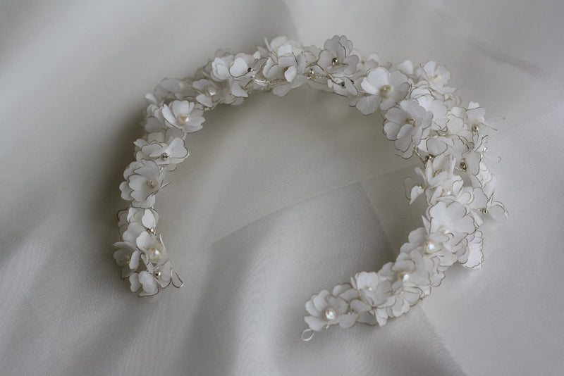 wedding crown with pearls